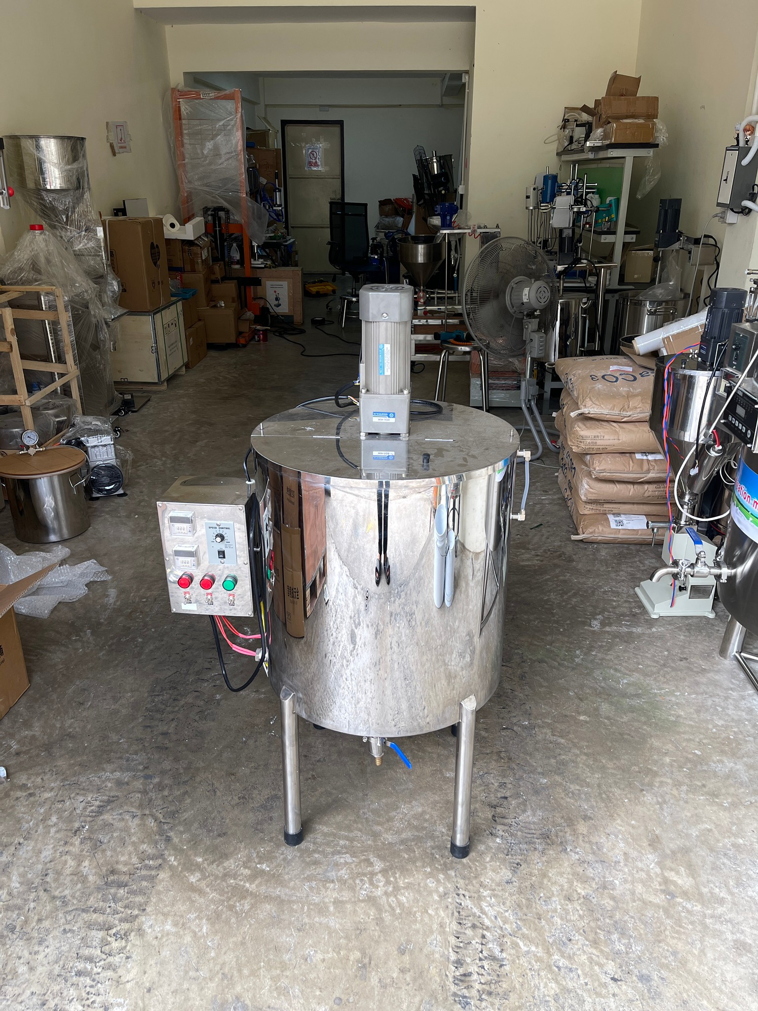 เครื่องกวนครีม ถังกวนควบคุมอุณหภูมิ ถังสแตนเลส หม้อต้มไฟฟ้า 100L พร้อมระบบฮีตเตอร์ทำความร้อน
