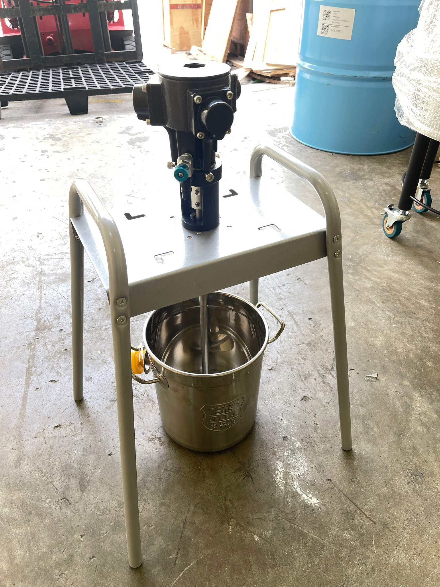 เครื่องปั่นผสมแบบใช้ลมอัด Pneumatic Mixer ยี่ห้อ Seahui